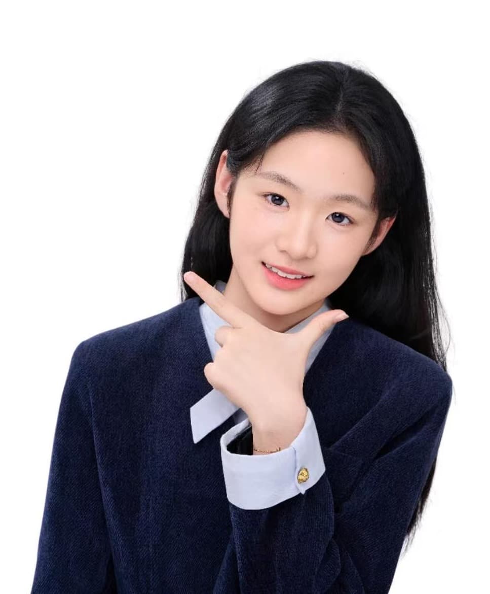 Portrait of Alice Lou, Grade 8 Student